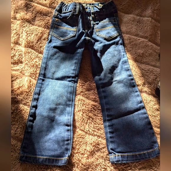 5/$20👶 Oshkosh Bootcut Jeans 4T - Picture 1 of 3